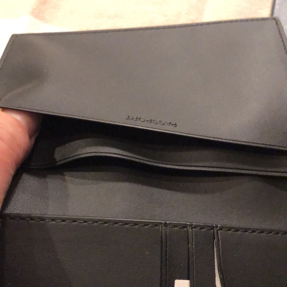 NWT Coach Passport Holder - Picture 8 of 8